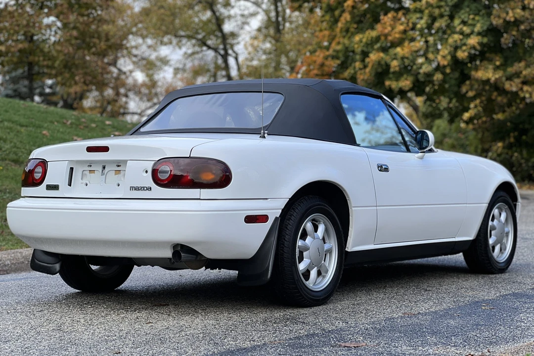 1990 Mazda NA MX-5 Miata - Image 29 of 31