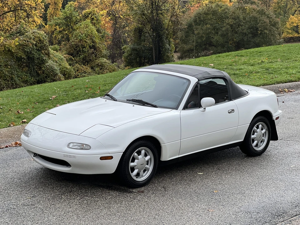 1990 Mazda NA MX-5 Miata - Image 8 of 31
