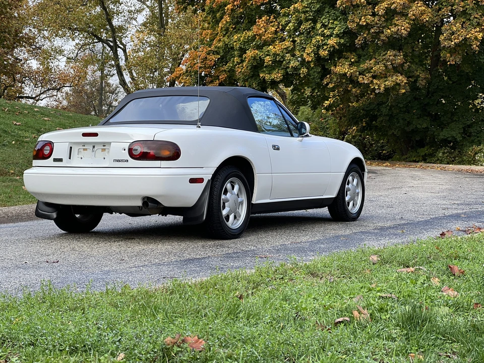 1990 Mazda NA MX-5 Miata - Image 28 of 31