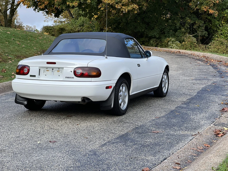 1990 Mazda NA MX-5 Miata - Image 27 of 31