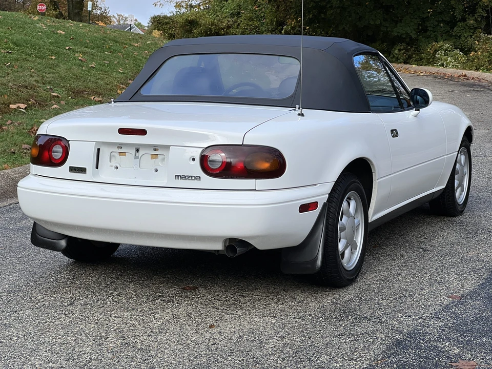 1990 Mazda NA MX-5 Miata - Image 26 of 31