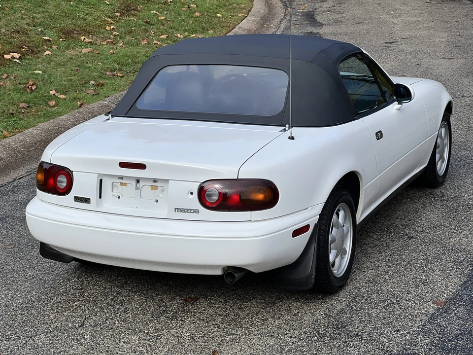 1990 Mazda NA MX-5 Miata - Image 25 of 31