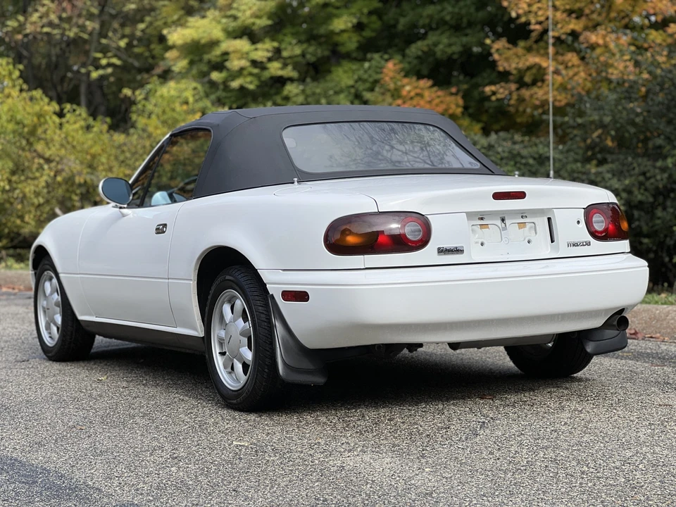 1990 Mazda NA MX-5 Miata - Image 18 of 31