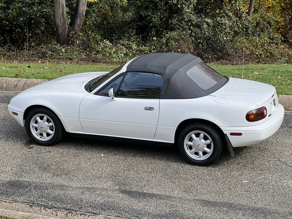 1990 Mazda NA MX-5 Miata - Image 15 of 31