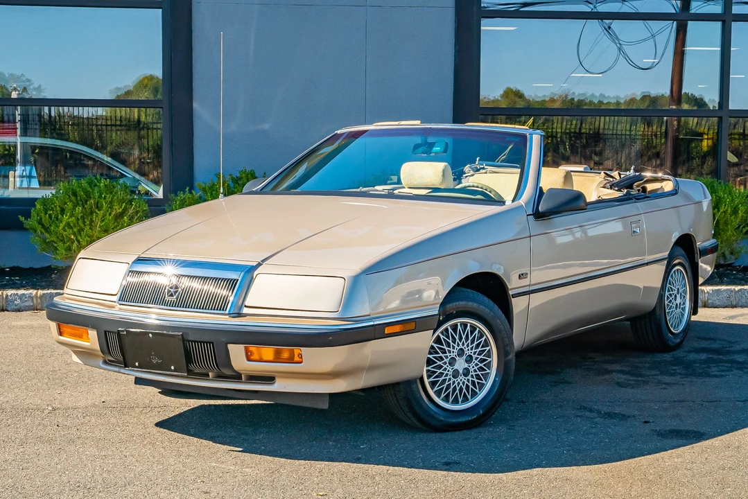 1992 Chrysler LeBaron - Image 18 of 31