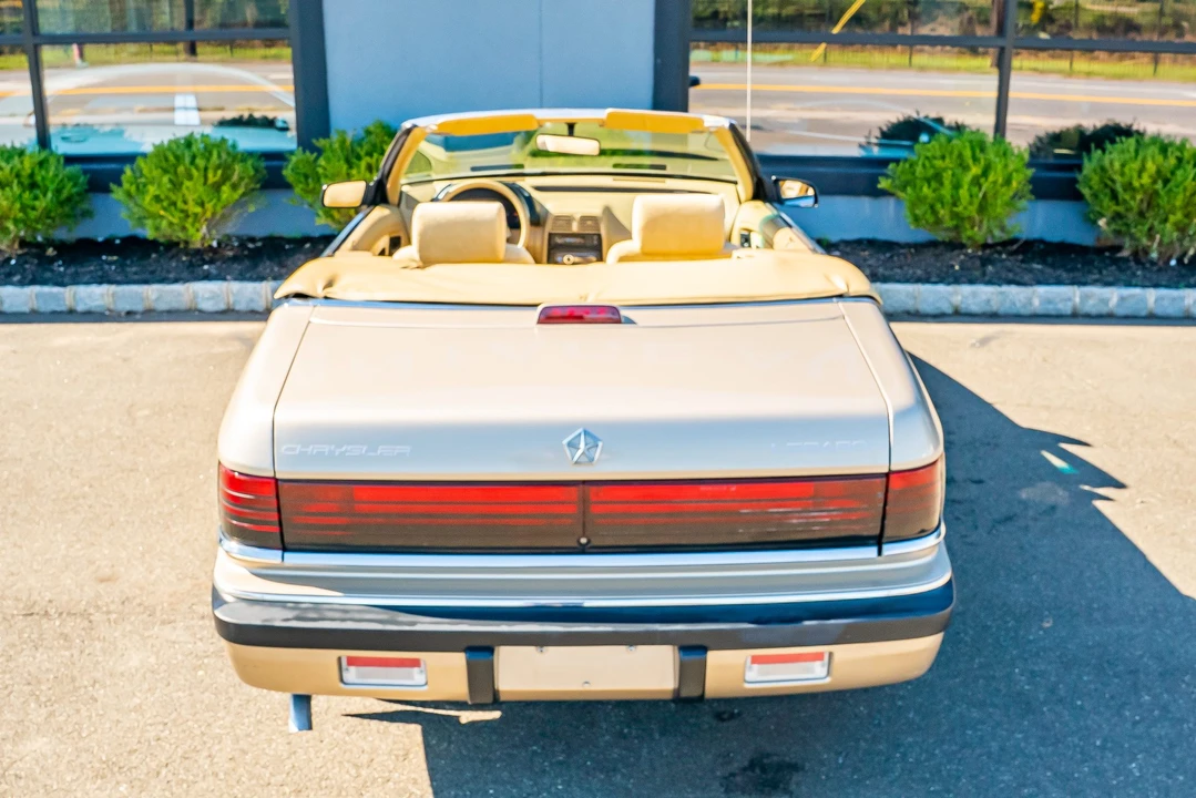 1992 Chrysler LeBaron - Image 24 of 31