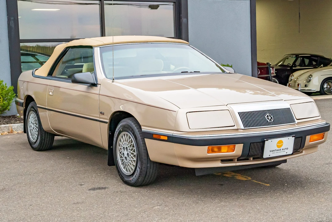 1992 Chrysler LeBaron - Image 11 of 31