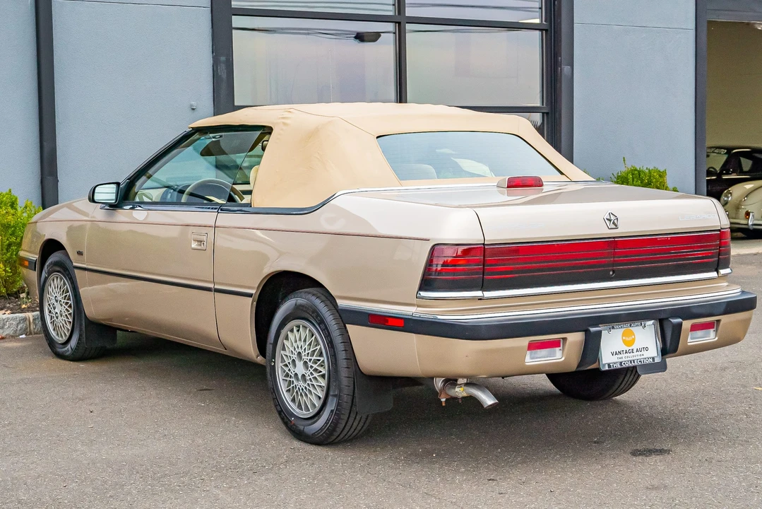 1992 Chrysler LeBaron - Image 4 of 31