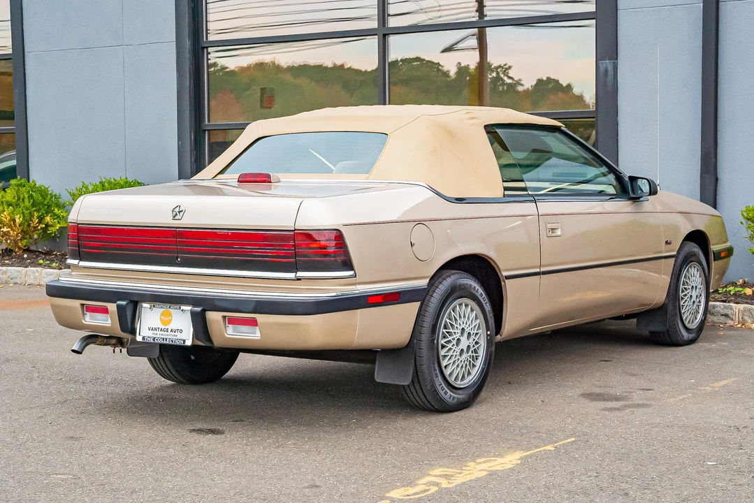 1992 Chrysler LeBaron - Image 9 of 31