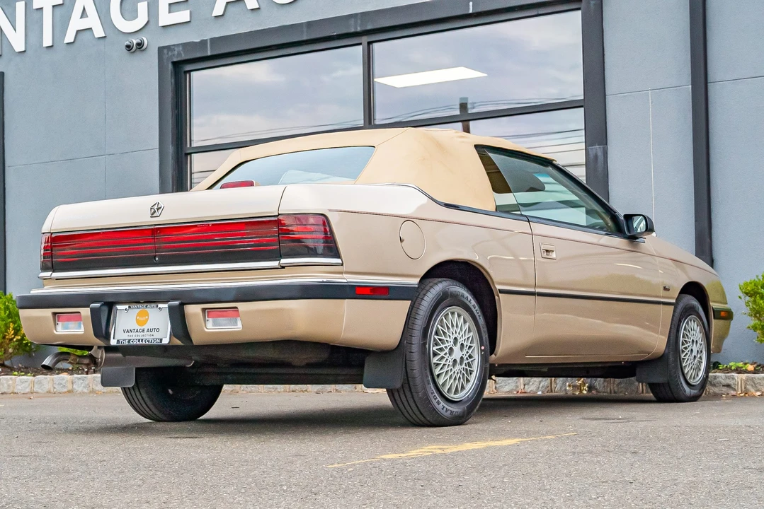 1992 Chrysler LeBaron - Image 10 of 31
