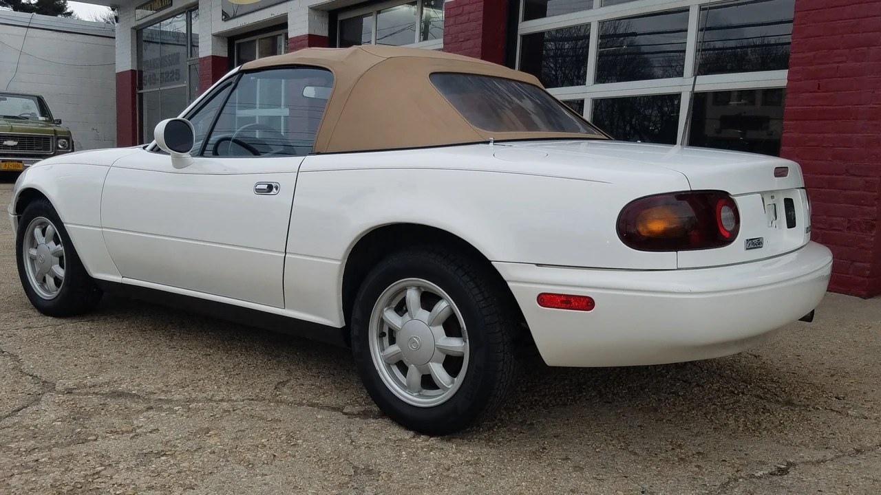 1993 Mazda NA MX-5 Miata - Image 11 of 31
