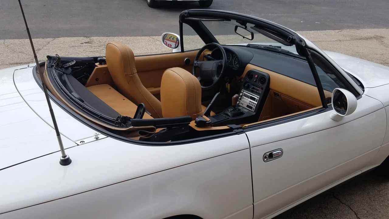1993 Mazda NA MX-5 Miata - Image 27 of 31