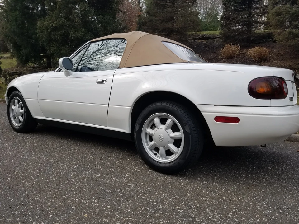 1993 Mazda NA MX-5 Miata - Image 9 of 31