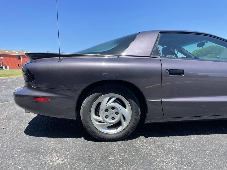 1994 Pontiac Firebird 4th Gen - Image 13 of 31