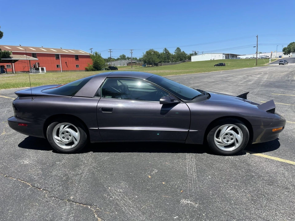 1994 Pontiac Firebird 4th Gen - Image 11 of 31