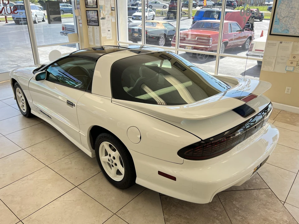 1994 Pontiac Firebird Trans Am 4th Gen - Image 19 of 31