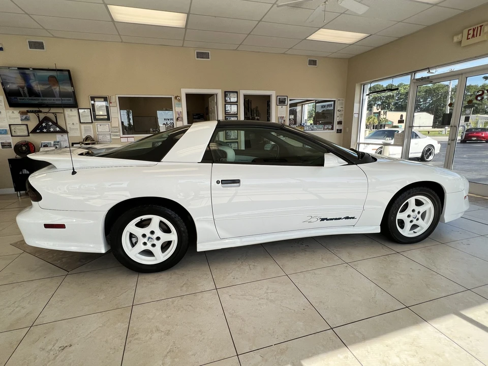 1994 Pontiac Firebird Trans Am 4th Gen - Image 11 of 31