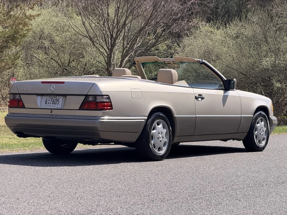 1995 Mercedes-Benz W124 E-Class - Image 14 of 31