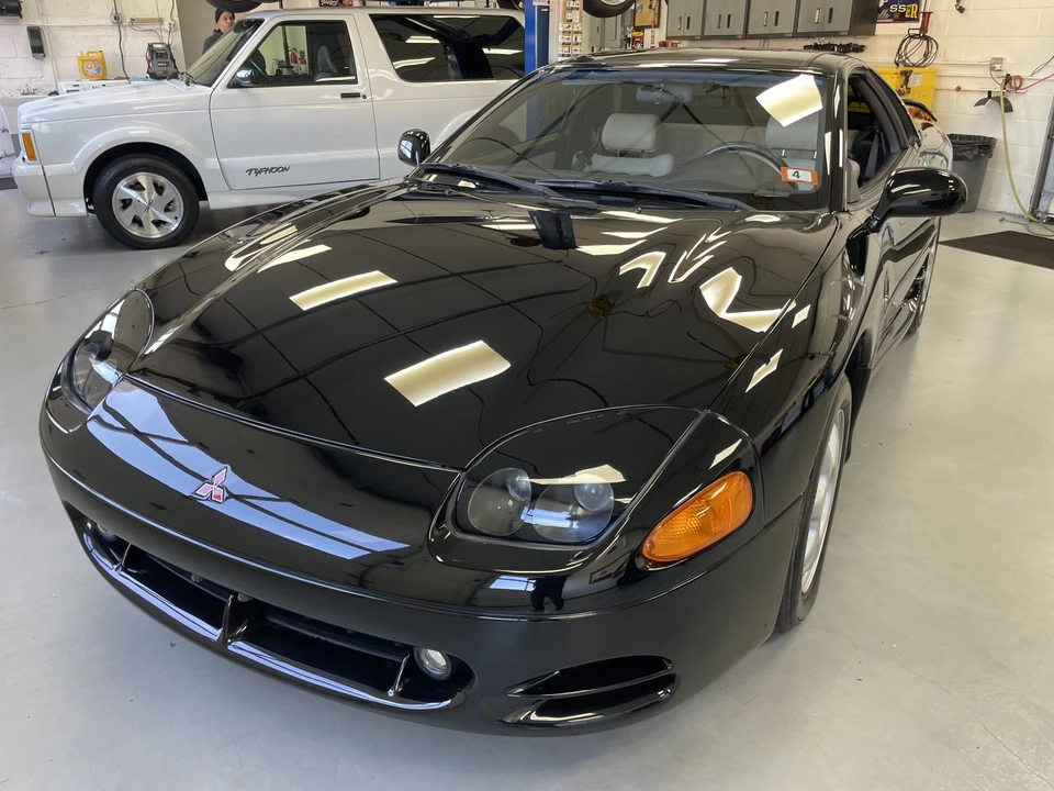 1995 Mitsubishi 3000GT Series 2 - Image 2 of 31