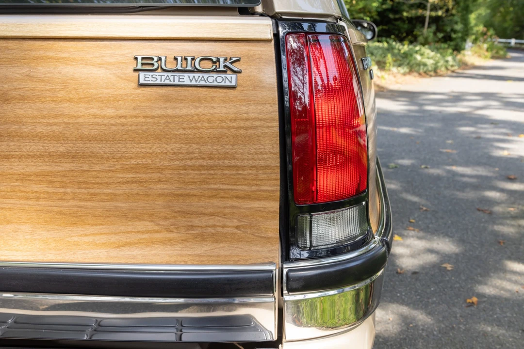 1996 Buick Roadmaster - Image 18 of 31