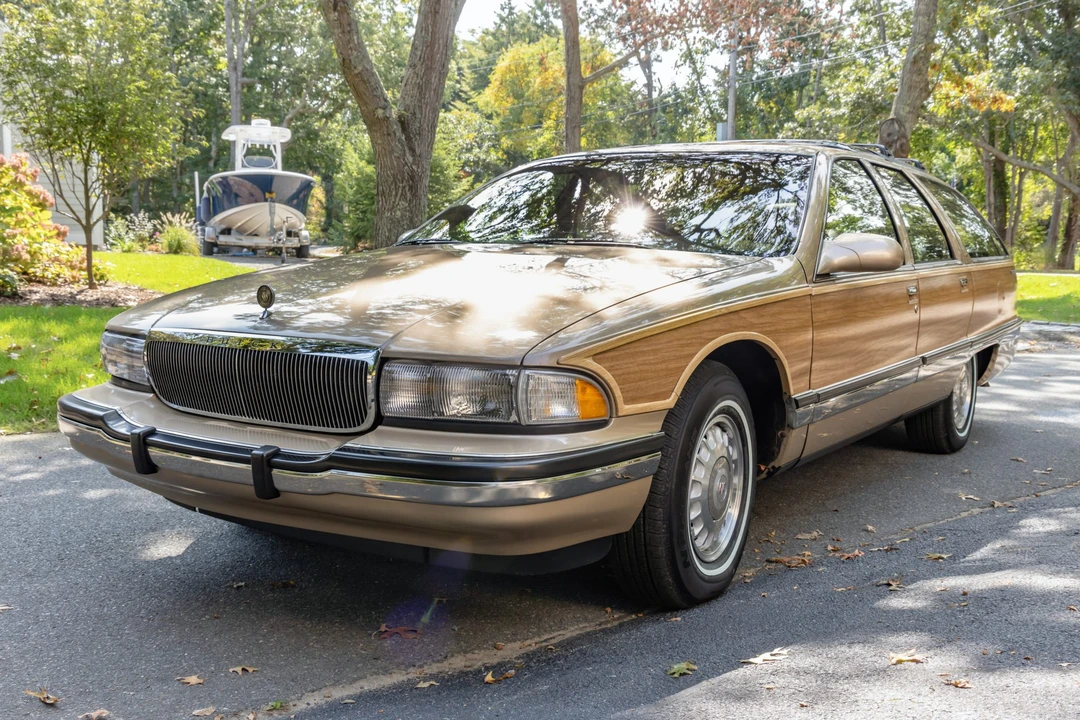 1996 Buick Roadmaster - Image 2 of 31
