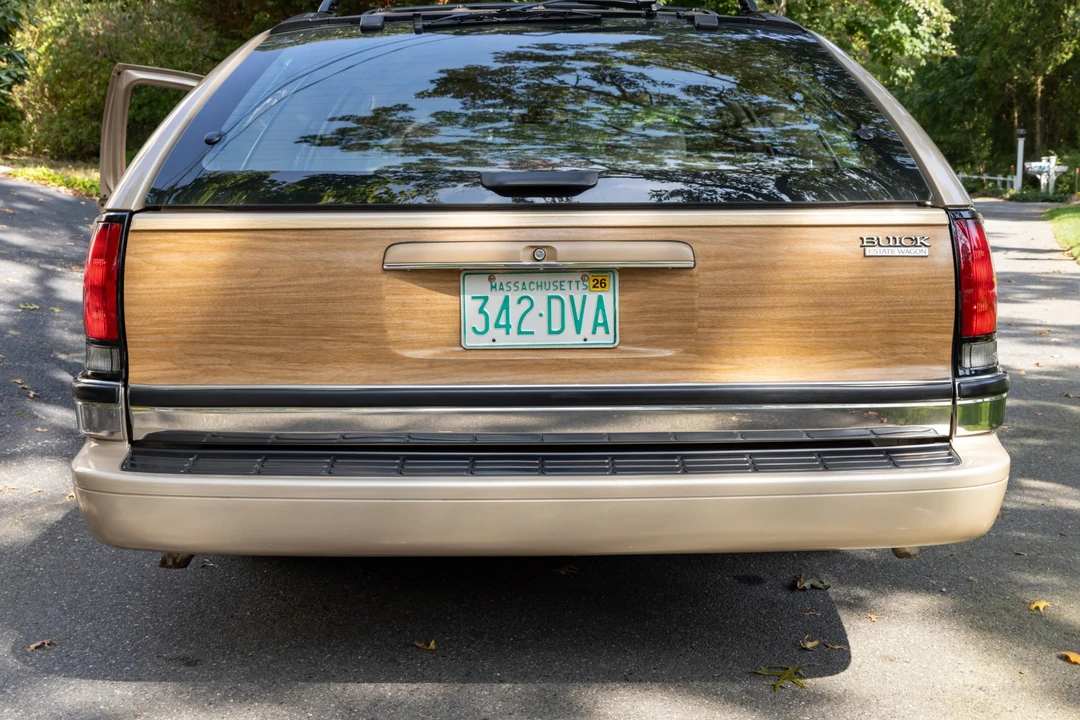 1996 Buick Roadmaster - Image 16 of 31