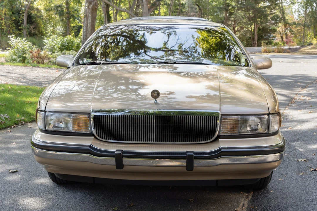 1996 Buick Roadmaster - Image 3 of 31