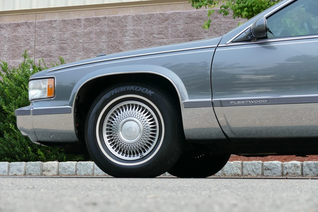 1996 Cadillac Fleetwood - Image 20 of 31