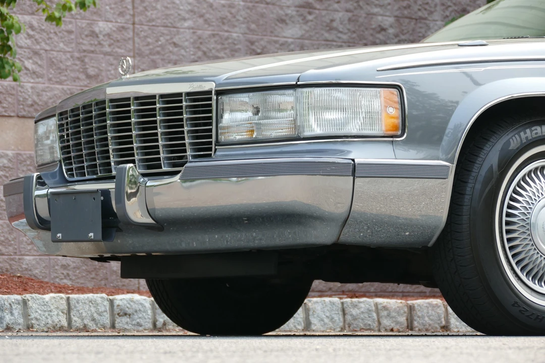 1996 Cadillac Fleetwood - Image 15 of 31