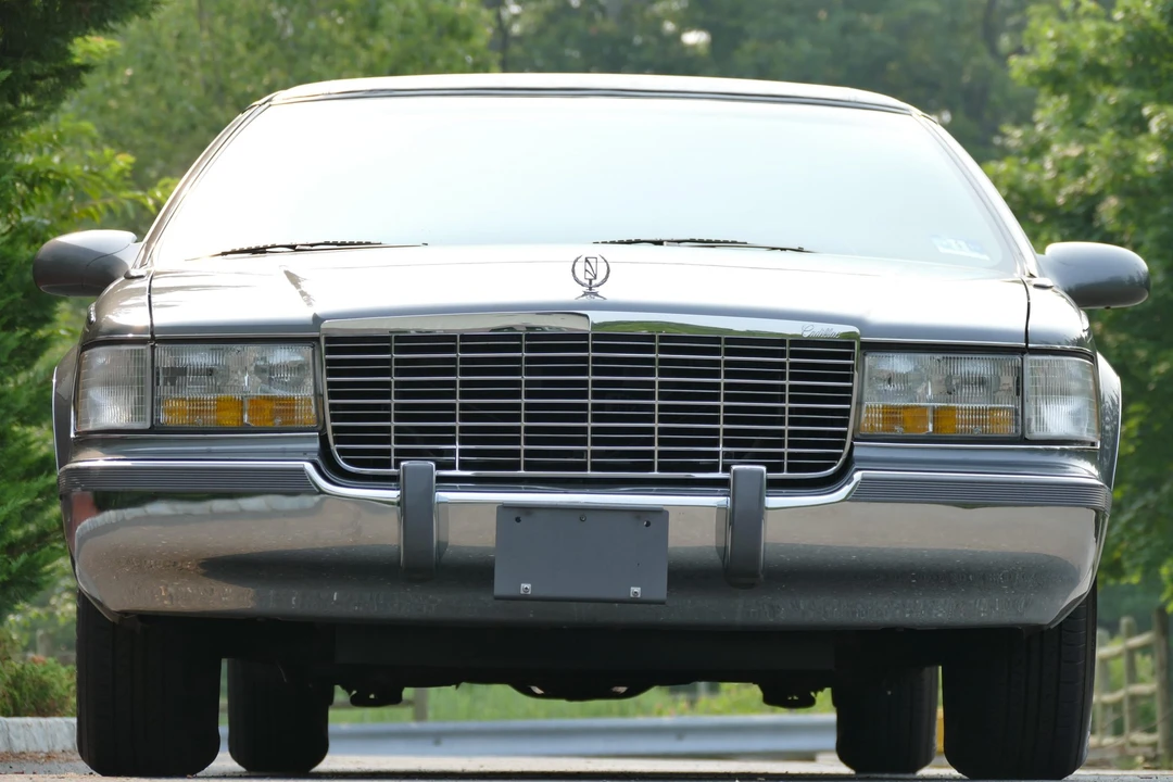 1996 Cadillac Fleetwood - Image 14 of 31