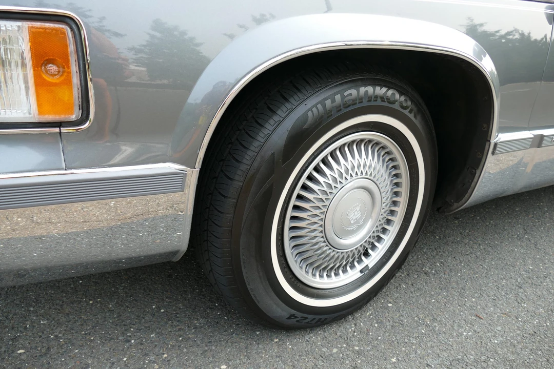 1996 Cadillac Fleetwood - Image 18 of 31