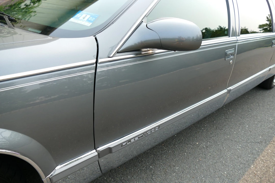 1996 Cadillac Fleetwood - Image 21 of 31