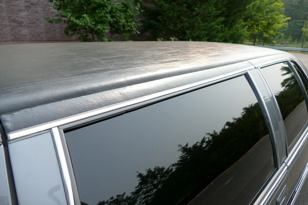 1996 Cadillac Fleetwood - Image 26 of 31