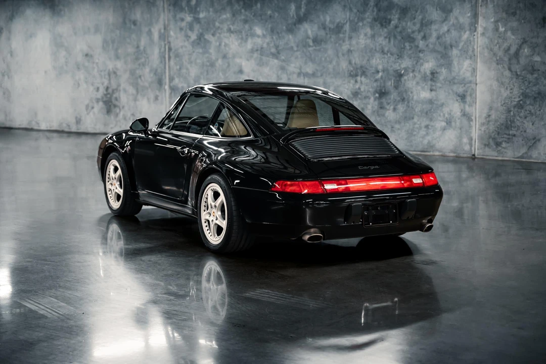 1996 Porsche 993 Carrera - Image 10 of 31