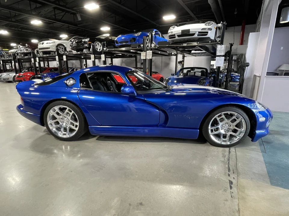 1997 Dodge Viper GTS 2nd Gen - Image 18 of 31