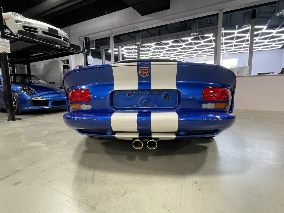 1997 Dodge Viper GTS 2nd Gen - Image 16 of 31