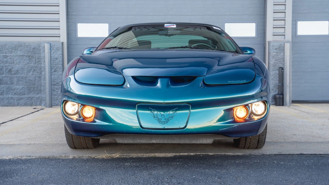 1998 Pontiac Firebird 4th Gen - Image 11 of 31