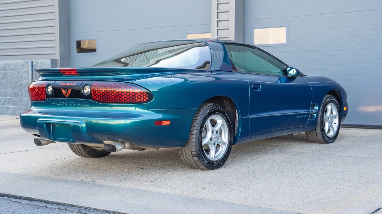 1998 Pontiac Firebird 4th Gen - Image 15 of 31