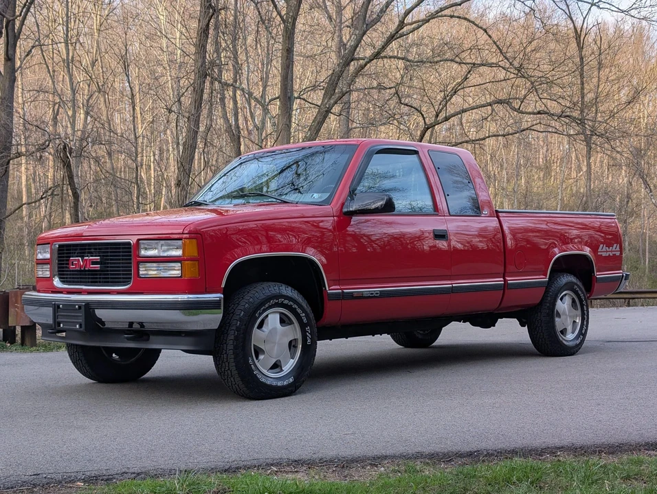 1999 GMC Sierra 1st Gen - Image 2 of 31