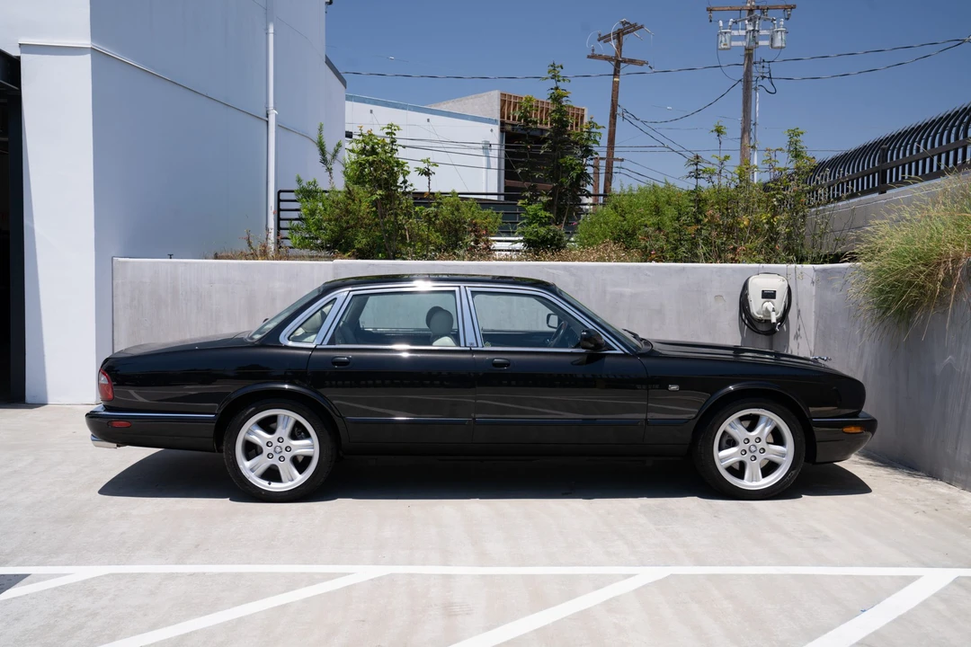 1999 Jaguar X308 XJR - Image 12 of 31