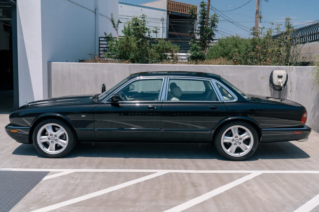 1999 Jaguar X308 XJR - Image 25 of 31