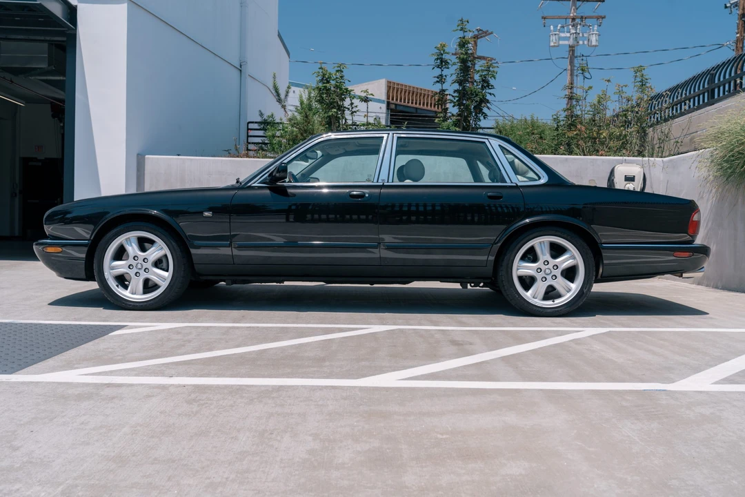 1999 Jaguar X308 XJR - Image 24 of 31