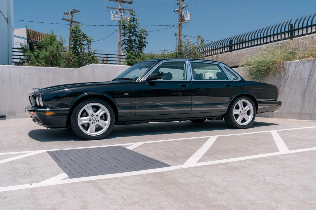 1999 Jaguar X308 XJR - Image 2 of 31