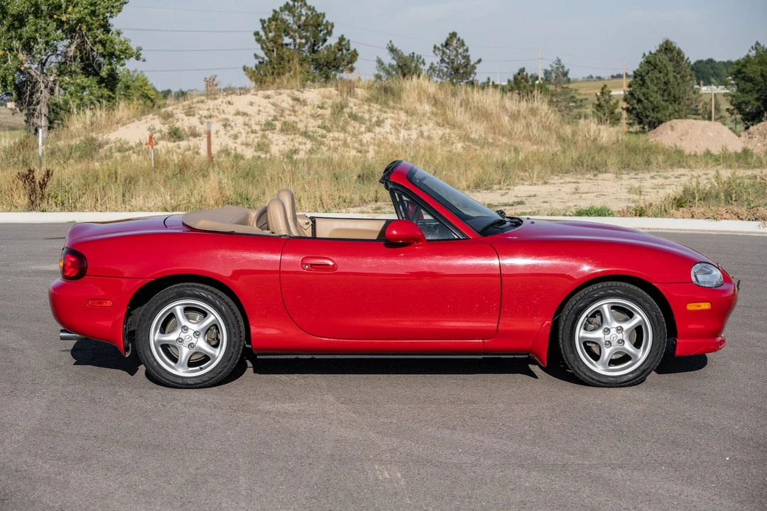 1999 Mazda NB MX-5 Miata - Image 5 of 31