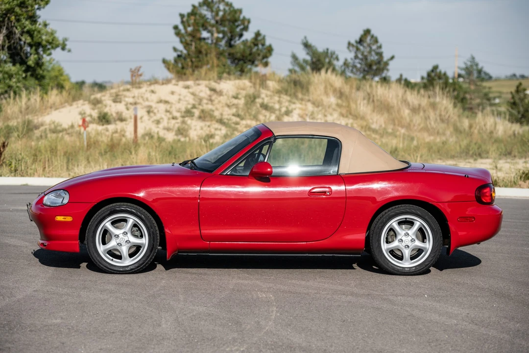 1999 Mazda NB MX-5 Miata - Image 17 of 31