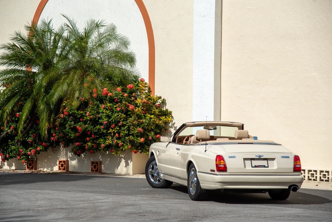 2001 Bentley Azure 1st Gen - Image 9 of 31