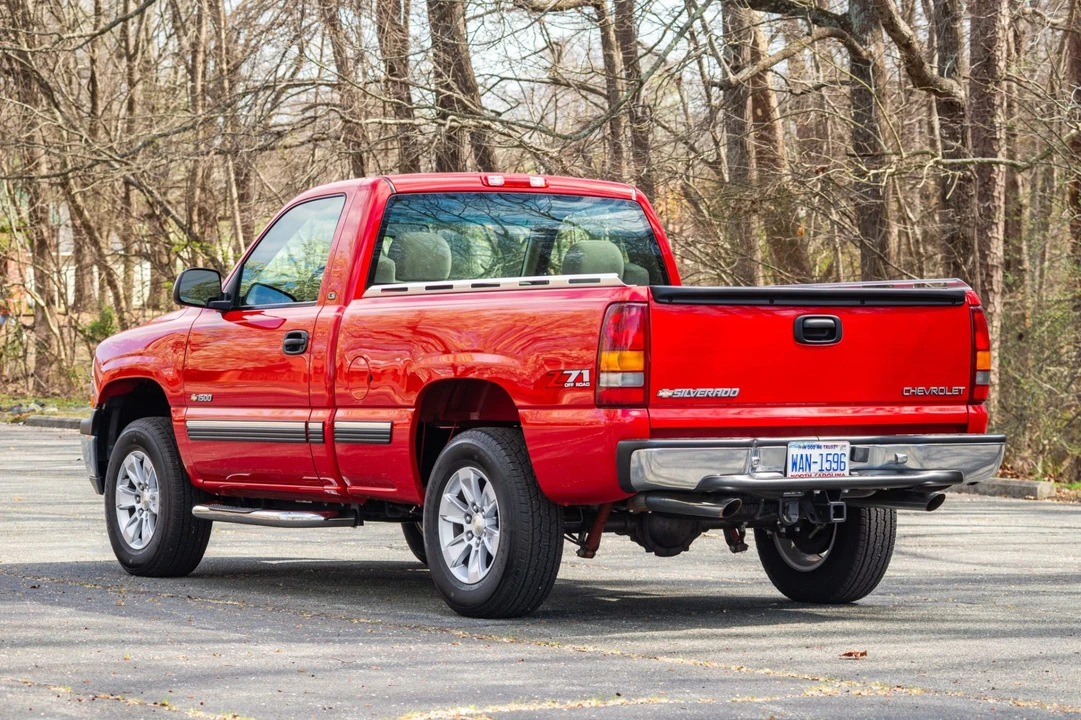 2001 Chevrolet Silverado 1st Gen - Image 2 of 7