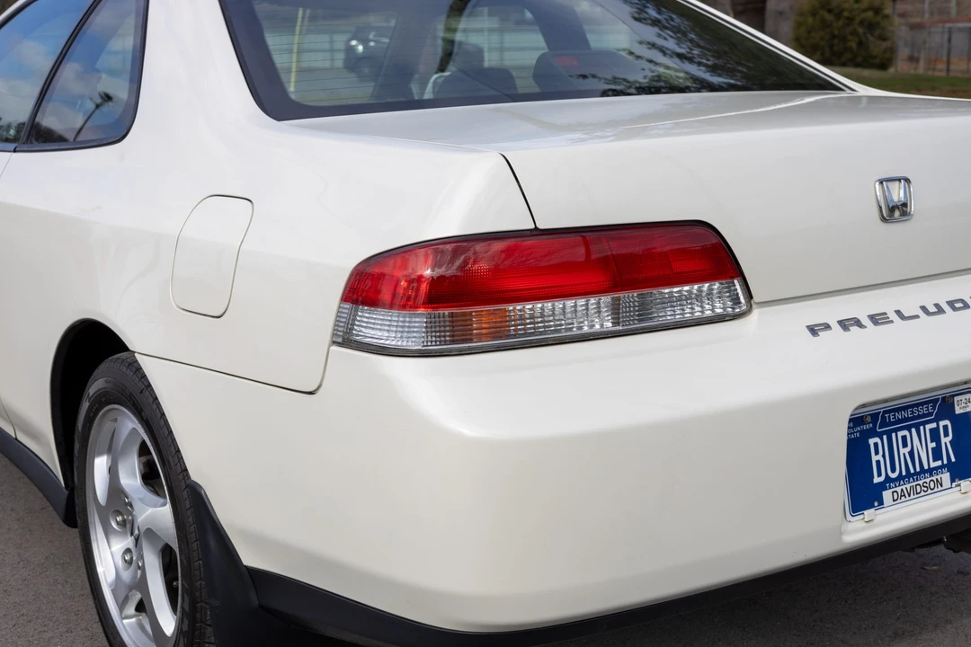2001 Honda Prelude 5th Gen - Image 18 of 31