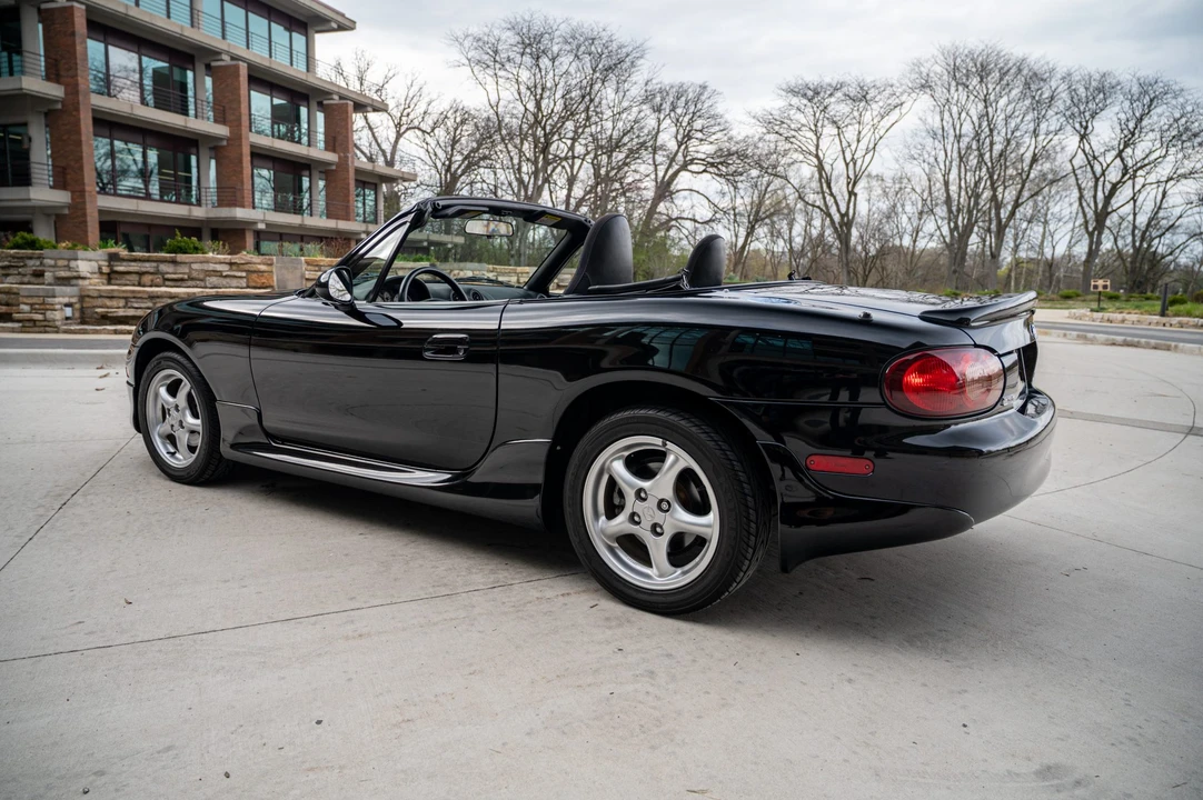 2001 Mazda NB MX-5 Miata - Image 16 of 31