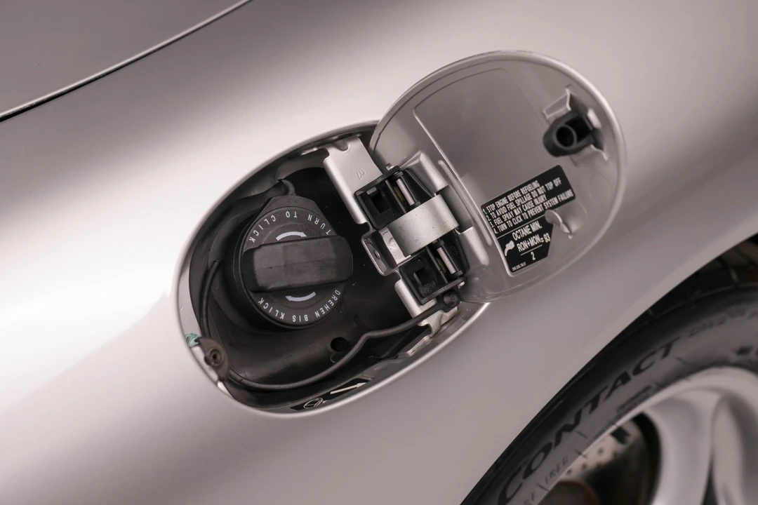 2001 Porsche 996 Carrera - Image 23 of 31